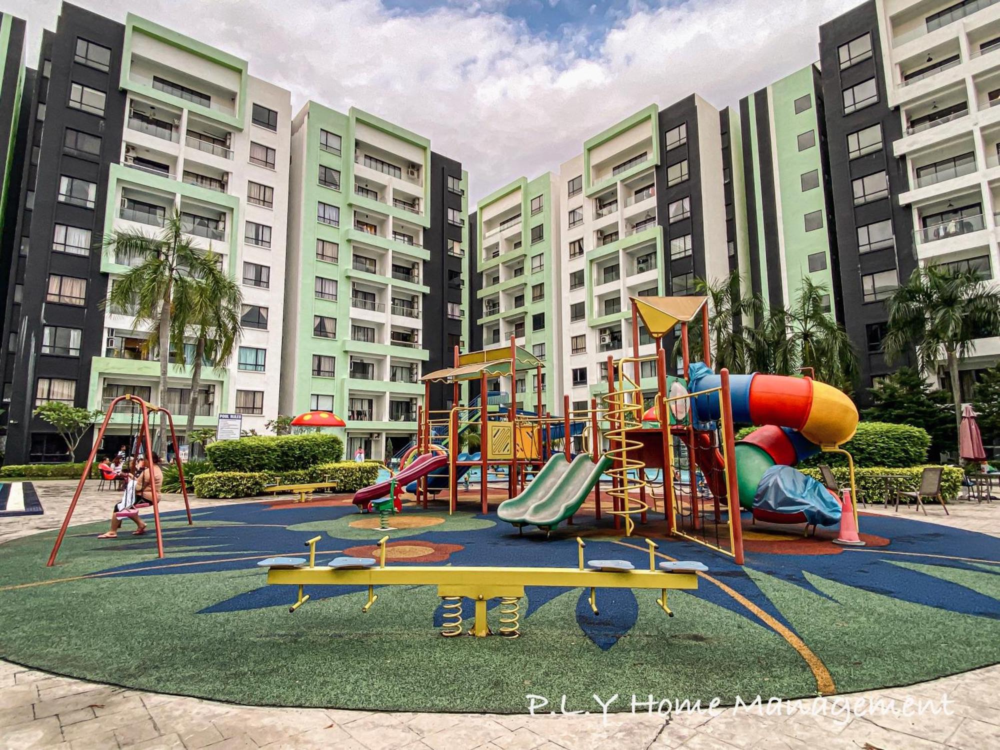 Manhattan Waterpark Poolview Free Carpark & Netflix By Ply Apartment *