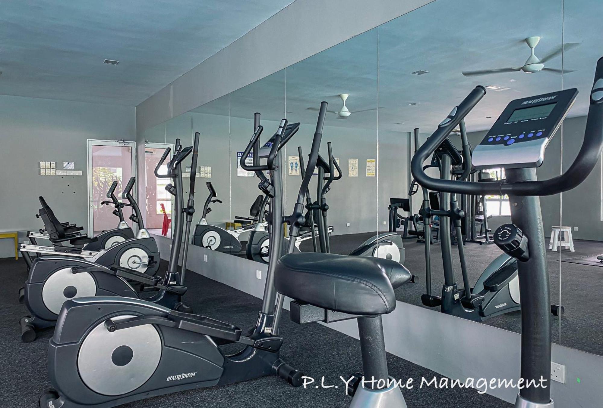 Apartment Manhattan Waterpark Poolview Free Carpark & Netflix By Ply