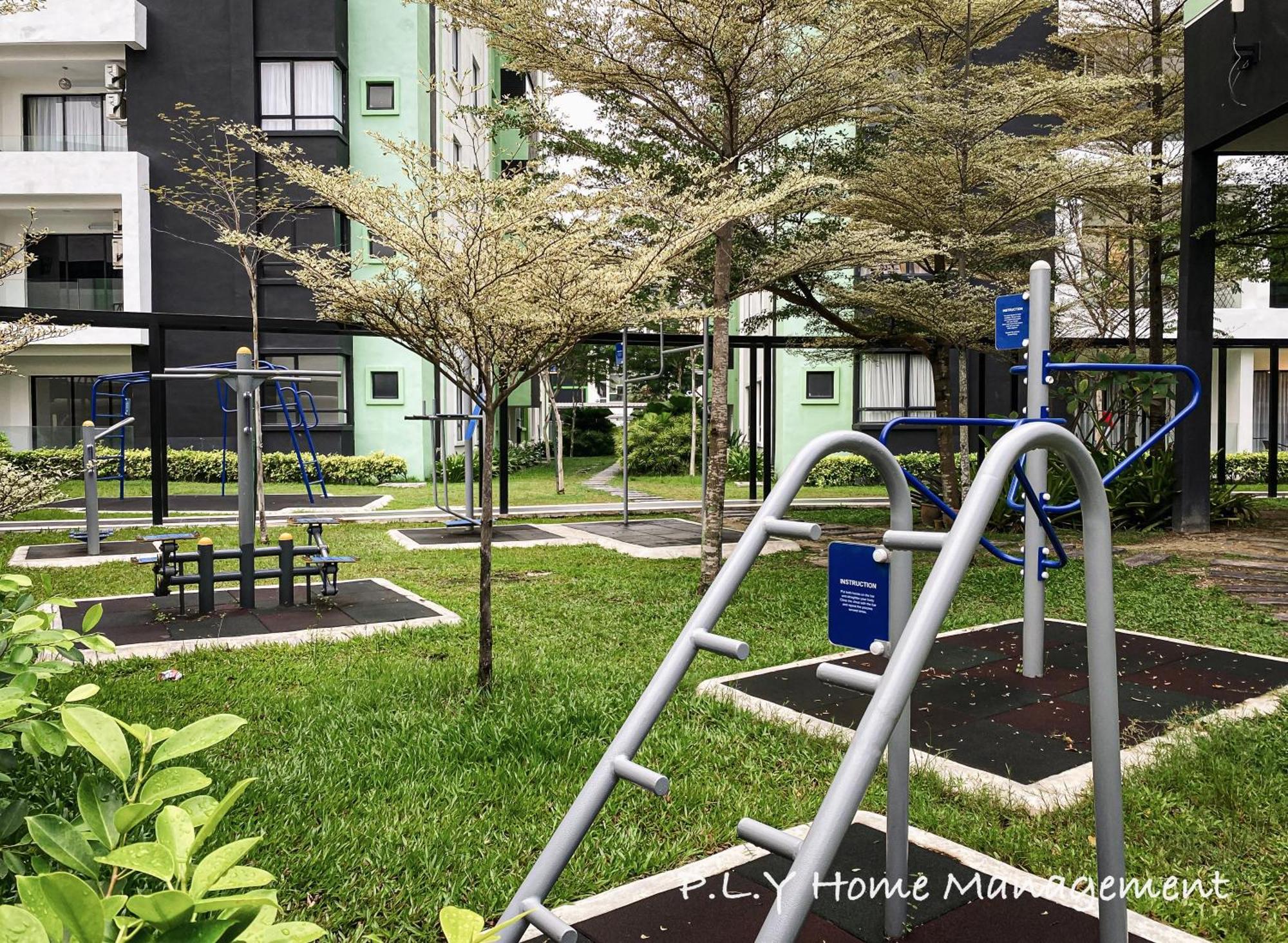 Apartment Manhattan Waterpark Poolview Free Carpark & Netflix By Ply Ipoh