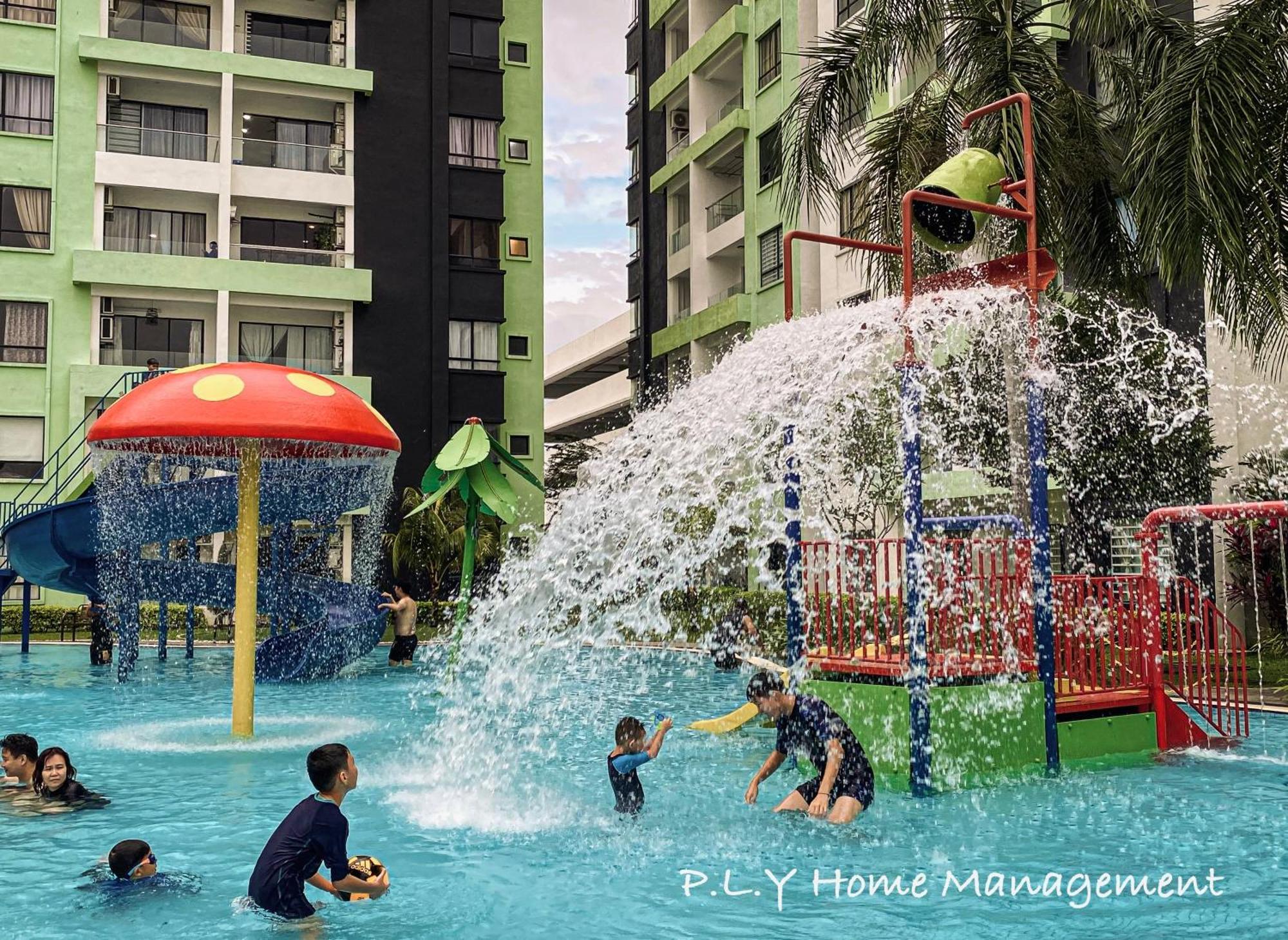 Manhattan Waterpark Poolview Free Carpark & Netflix By Ply Apartment *