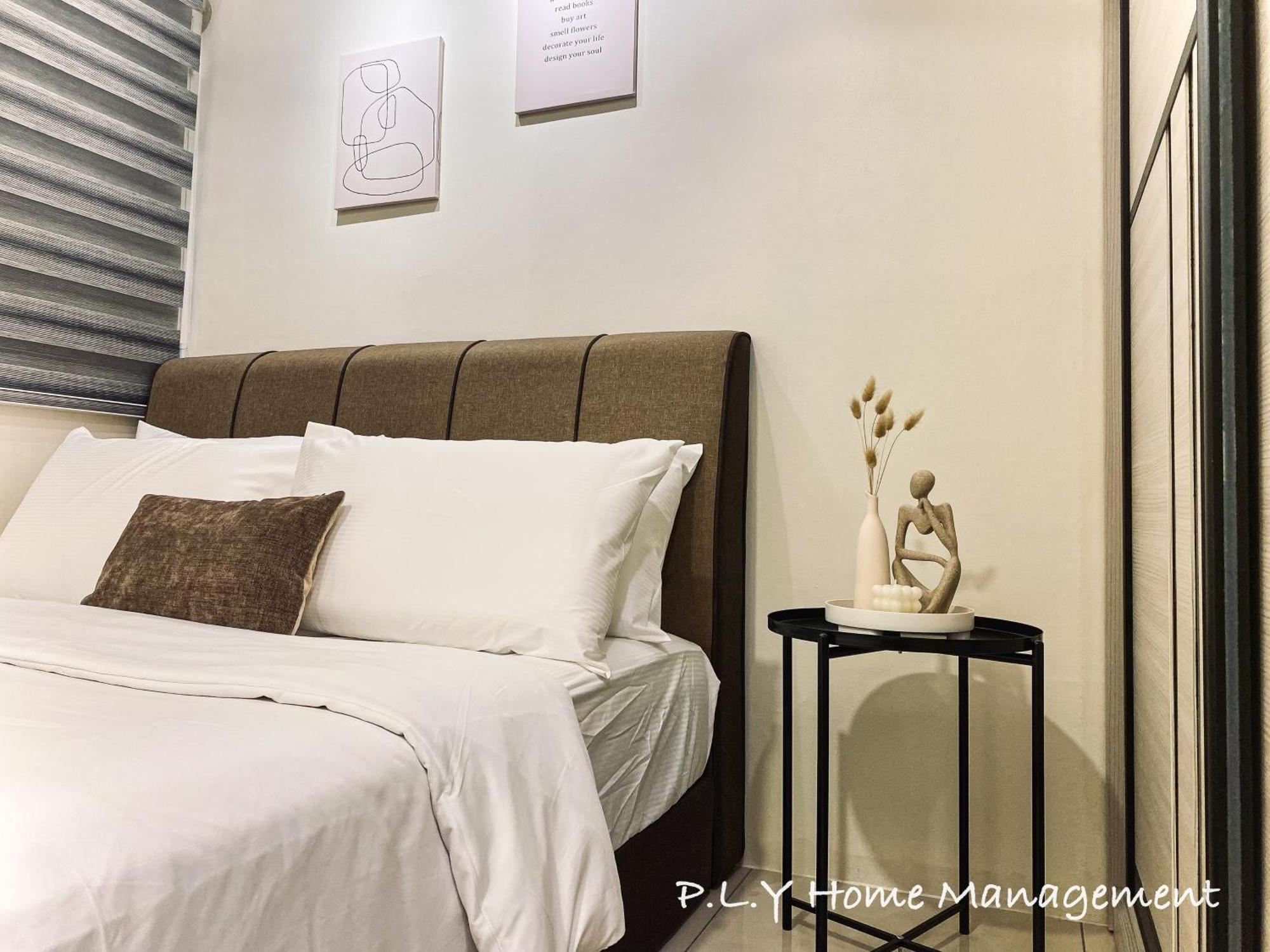 Manhattan Waterpark Poolview Free Carpark & Netflix By Ply Apartment
