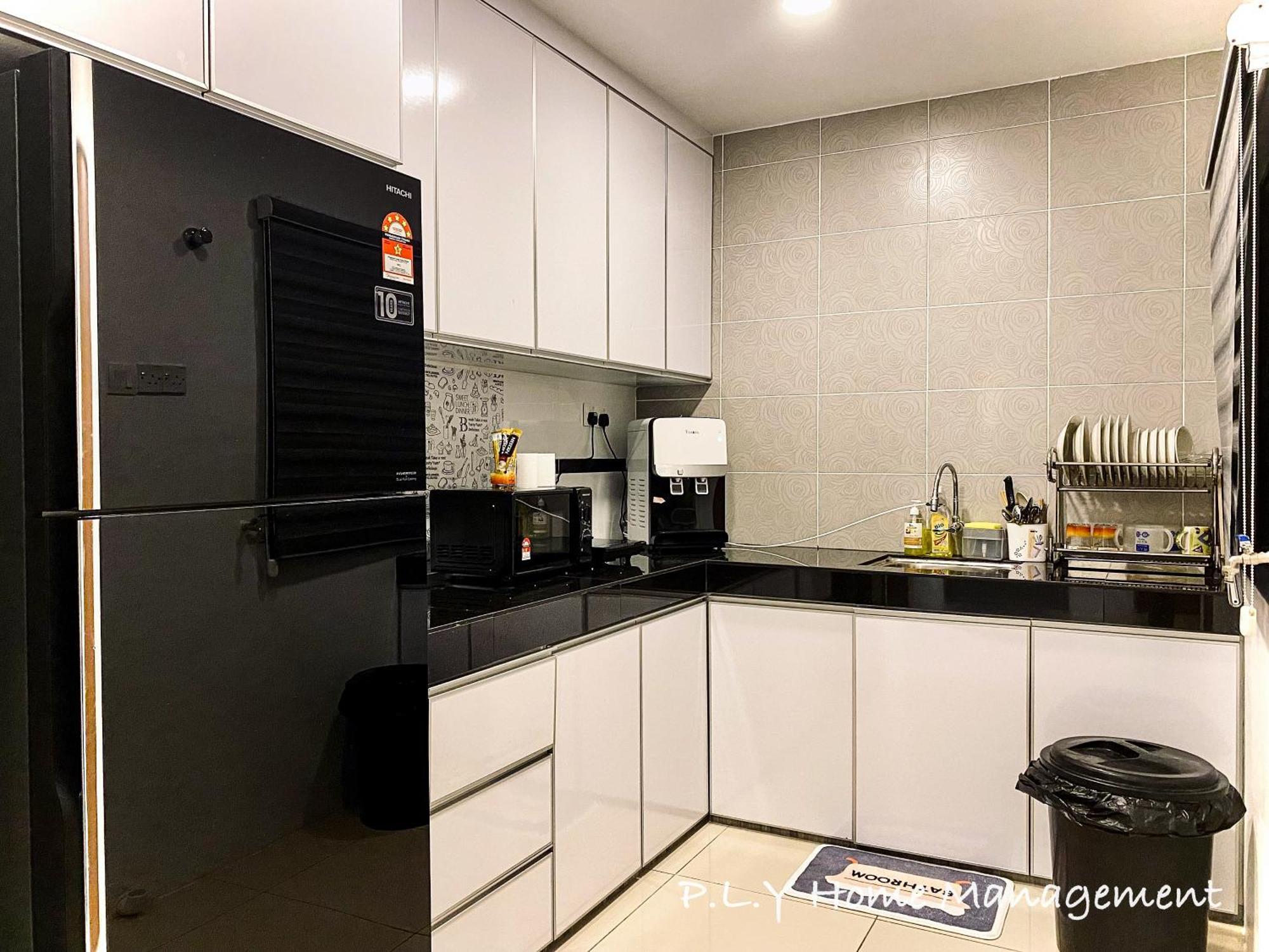 Manhattan Waterpark Poolview Free Carpark & Netflix By Ply Apartment Ipoh
