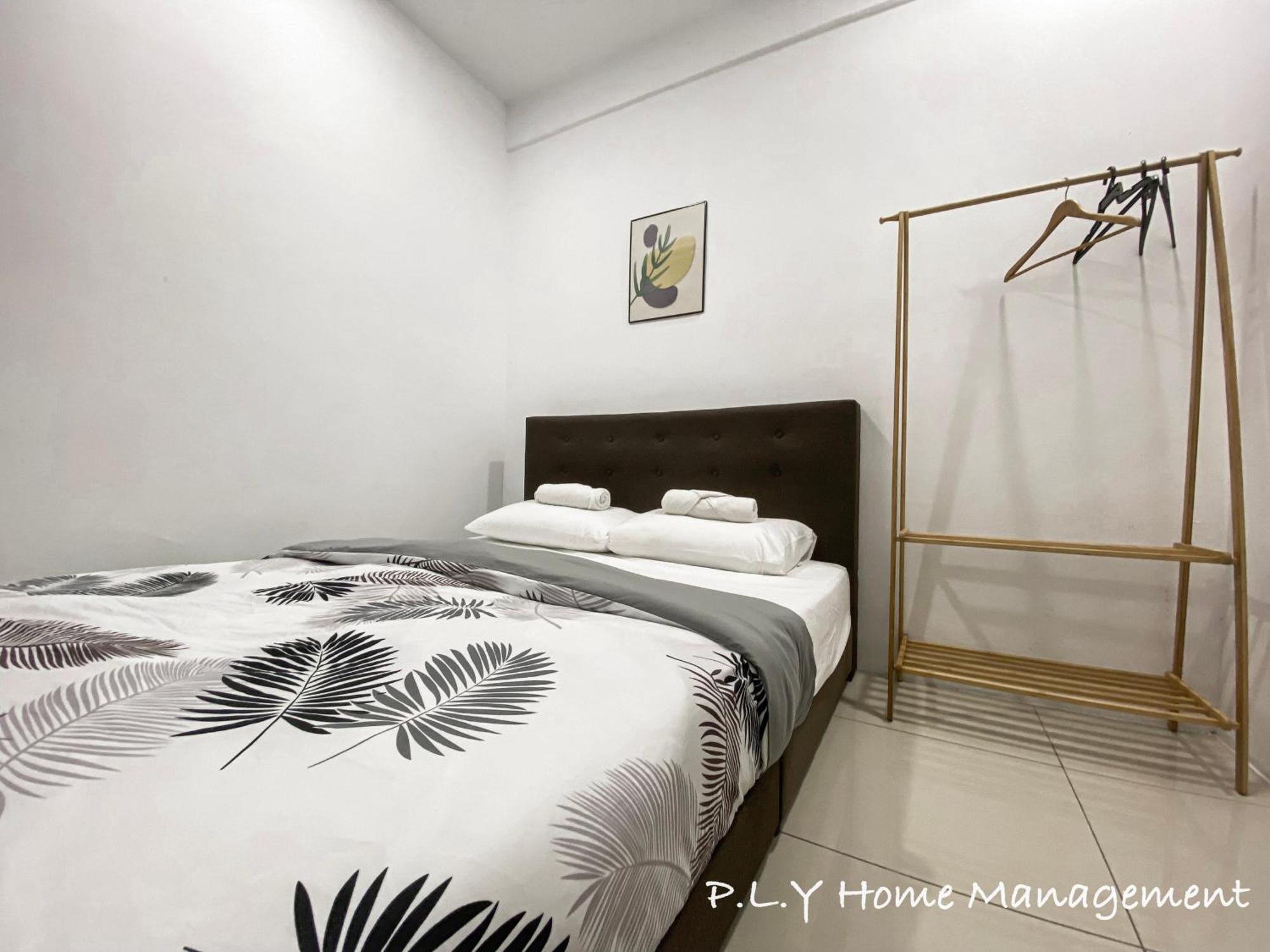 Manhattan Waterpark Poolview Free Carpark & Netflix By Ply Apartment *