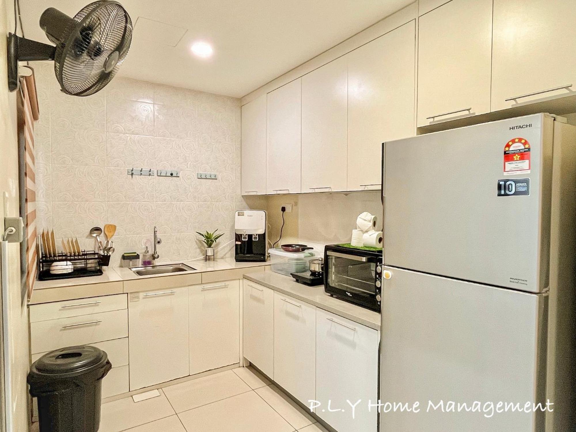 Apartment Manhattan Waterpark Poolview Free Carpark & Netflix By Ply Ipoh