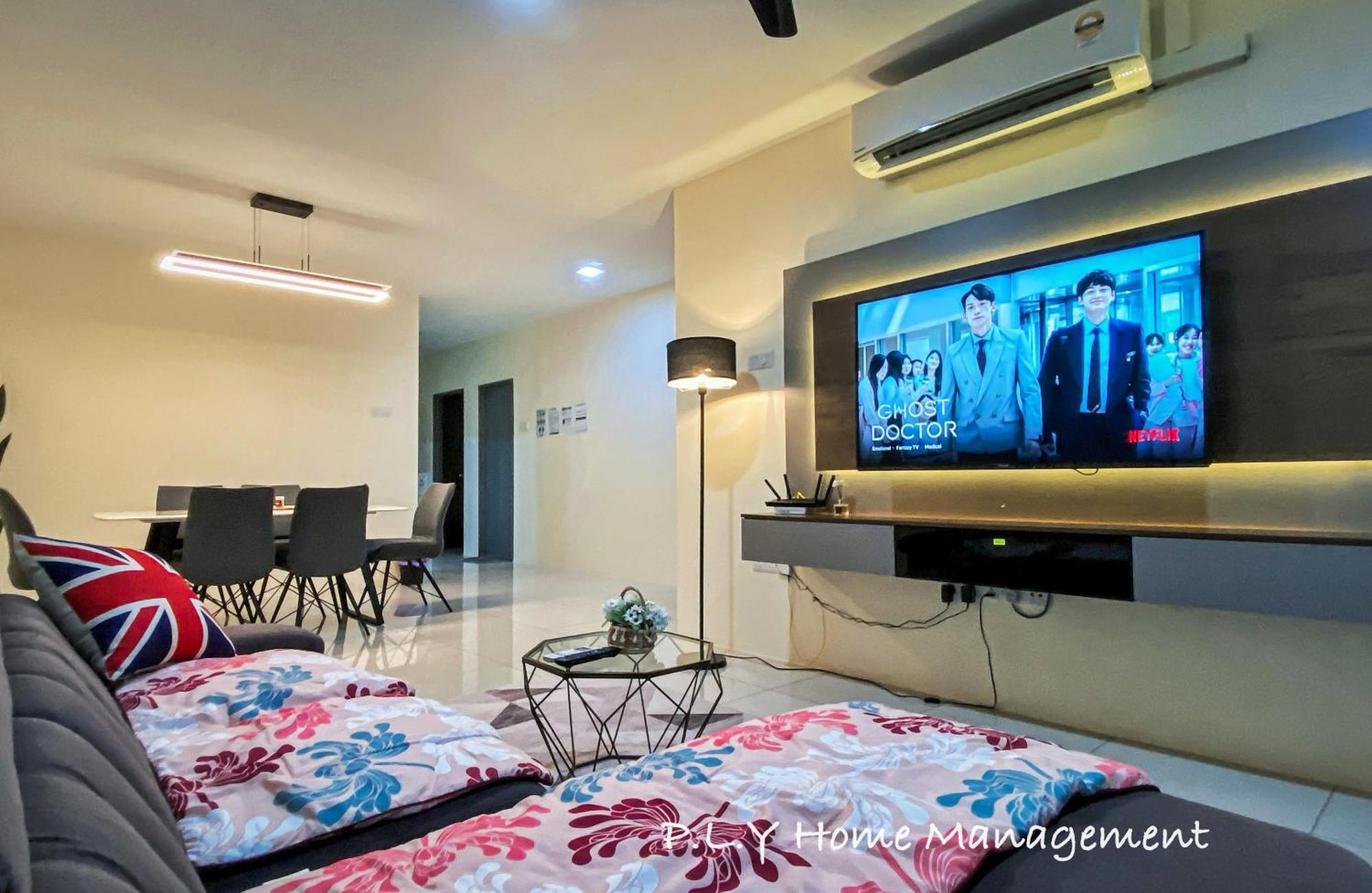 Manhattan Waterpark Poolview Free Carpark & Netflix By Ply Apartment *
