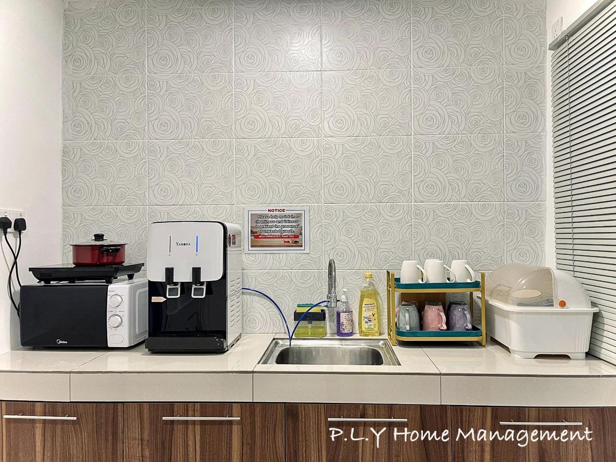 Manhattan Waterpark Poolview Free Carpark & Netflix By Ply Apartment